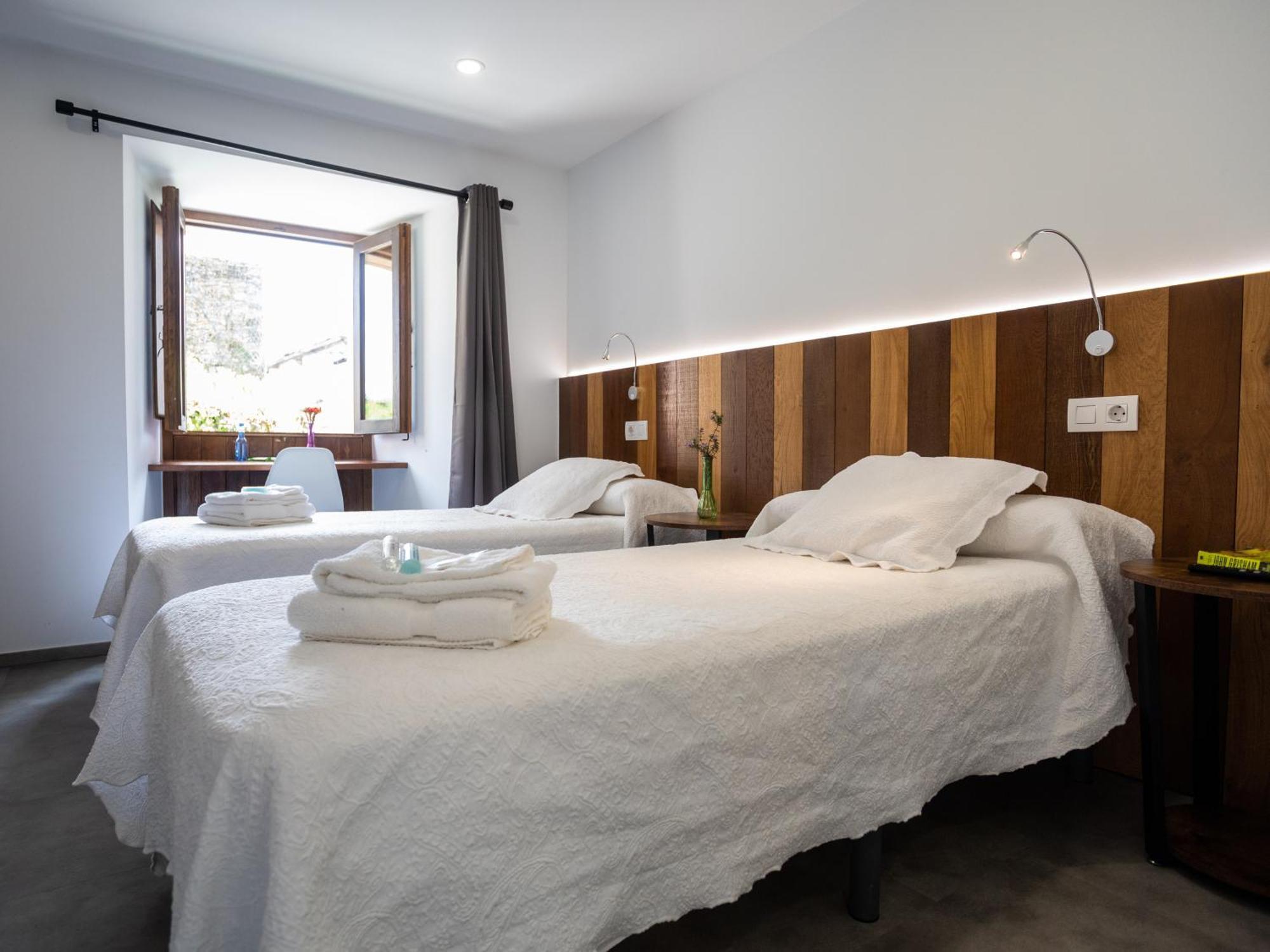 Complexo Xacobeo Hotel ตริอากาสเตลา ภายนอก รูปภาพ